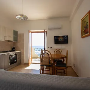 Pinuccia , Lido di Noto Italia